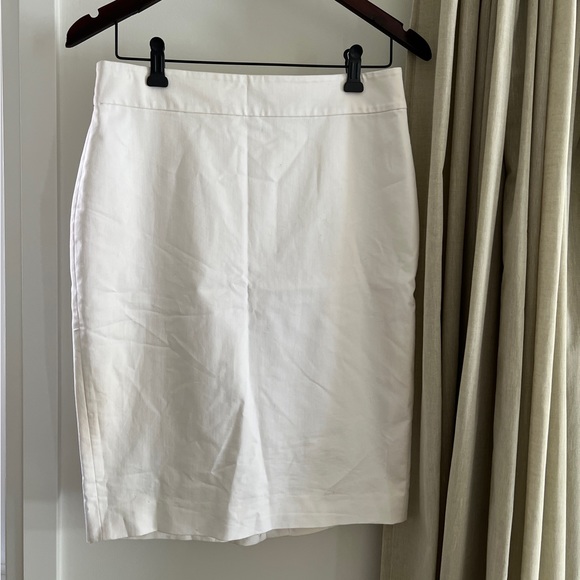 NEW ANN TAYLOR - Picture 1 of 3